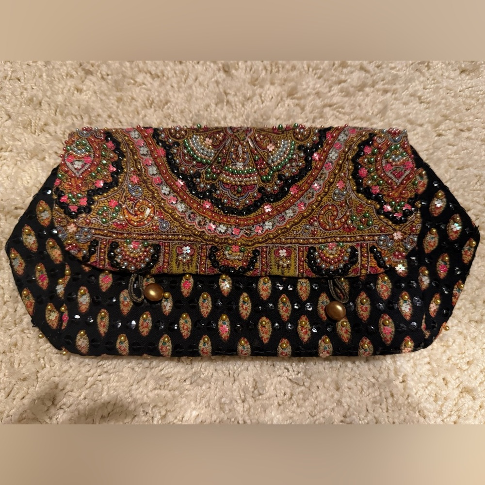 Odette 1960s hand-embroidered Mallorcan clutch